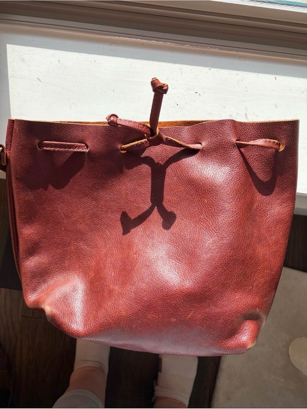 Portland Leather Bucket Bag in a Rich Chestnut - Picture 3 of 7